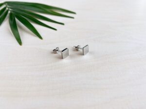 Boucles D'Oreilles Puce En Or 18K - Diamants Cz Carrés 4mm - Pour Femme - Neuf Avec Étiquettes